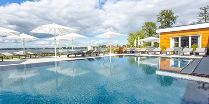 Hotels am See - Verpflegung: Frühstück - Tausend Seen Spa Außenpool - MAREMÜRITZ Yachthafen Resort