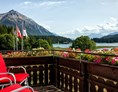 Urlaub am See: Balkon mit Blick auf den Heidsee - Hotel Seehof Valbella am Heidsee