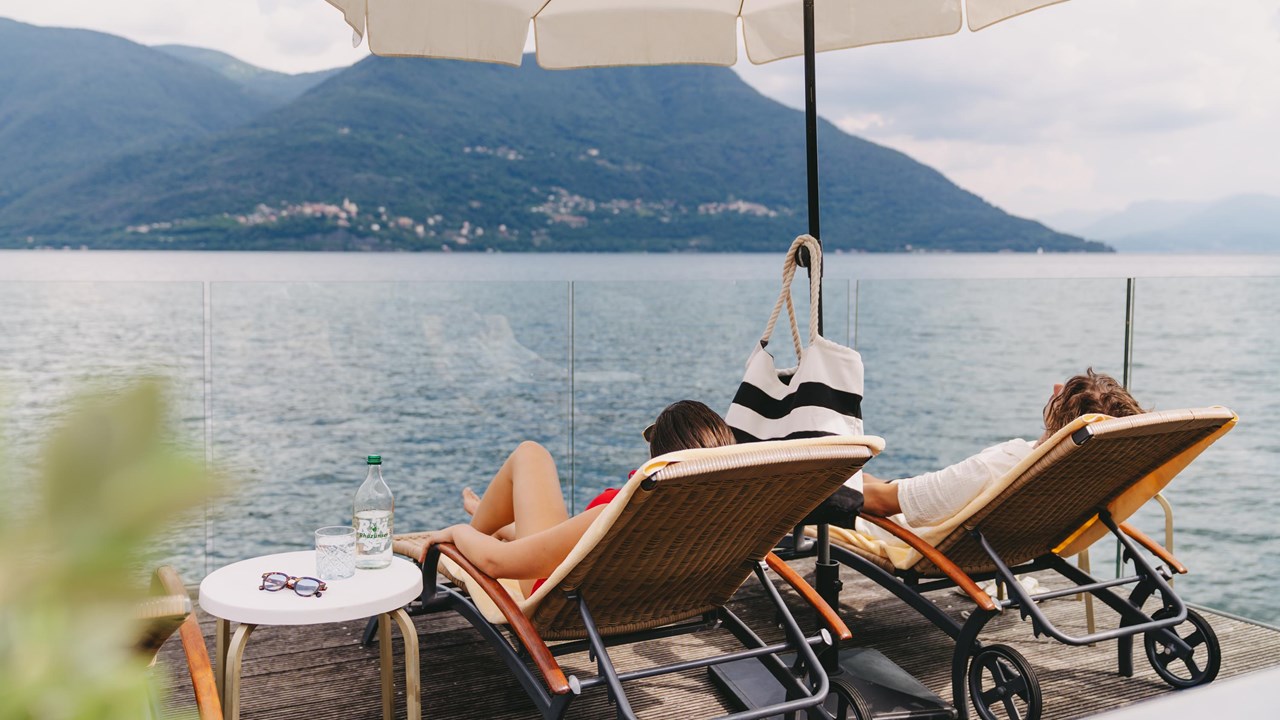Sunstar Hotel Brissago Freizeitangebote am See Sonnenbaden am Hotelsteg