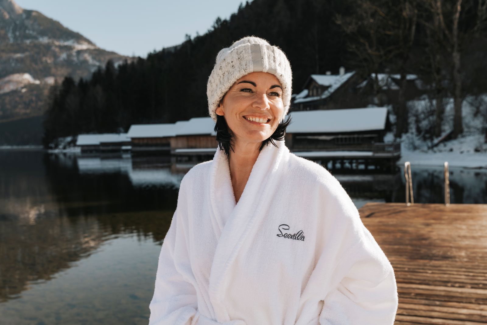 Urlaub am See: Hotel Seevilla Altaussee, Eisbaden direkt im Altausseer See - Hotel Seevilla Altaussee