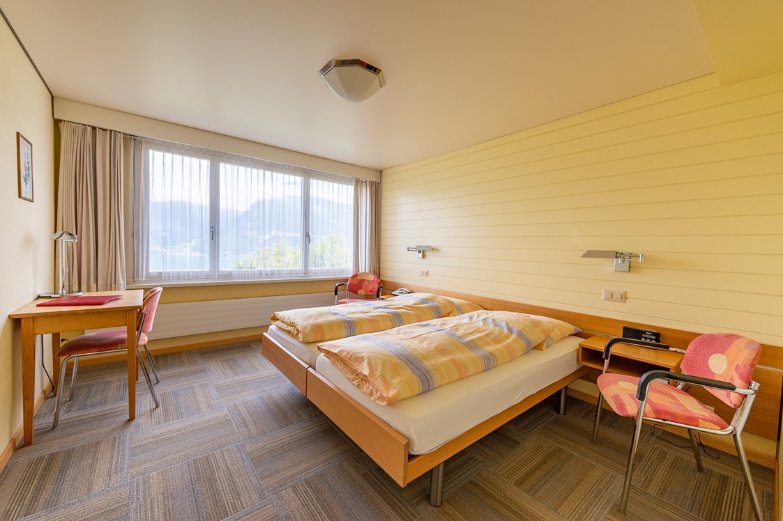 Urlaub am See: Doppelzimmer mit Seesicht - Hotel Sunnehüsi