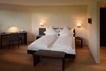 Urlaub am See: Doppelzimmer Superior - Hotel Seepark Thun - Congress Hotel Seepark
