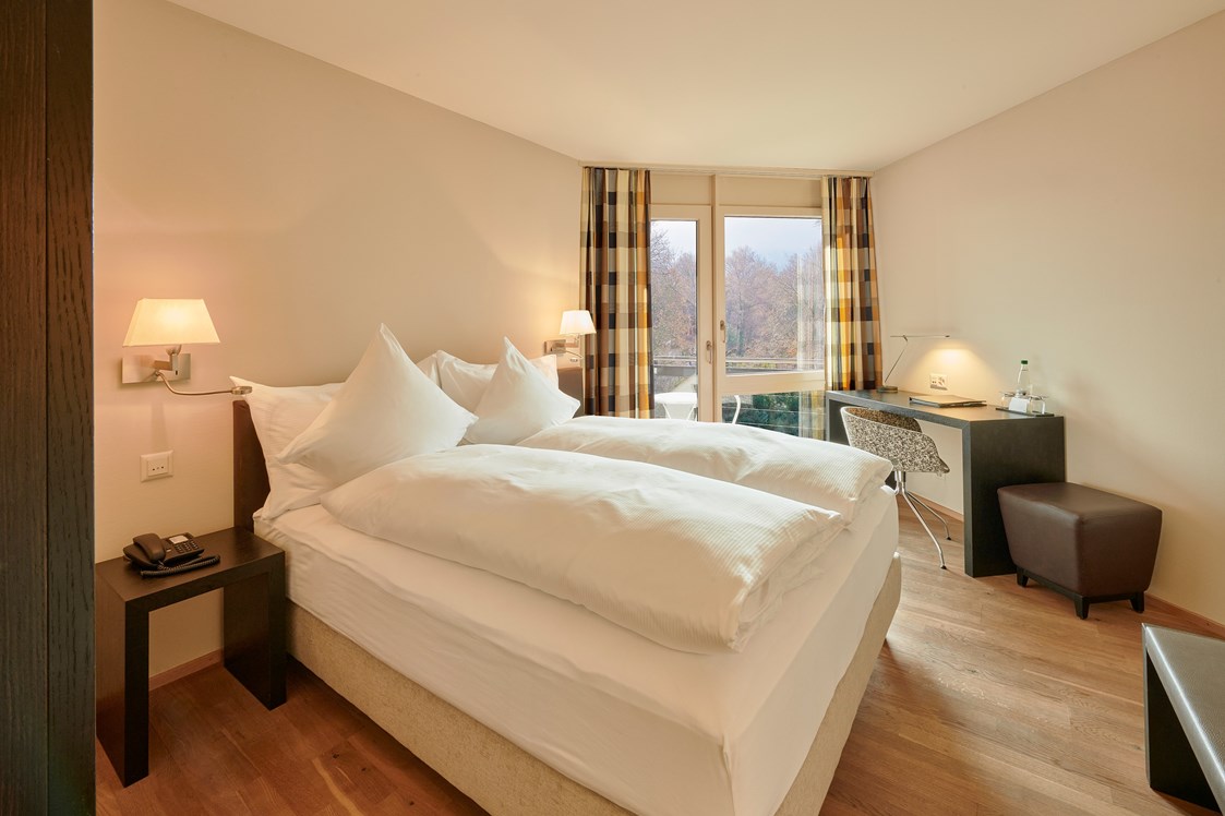 Urlaub am See: Grandlit-Zimmer-Deluxe - Hotel Seepark Thun - Hotel Seepark