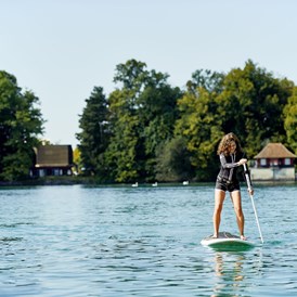 Urlaub am See: SUP - kostenlos für Hotelgäste - Hotel Seepark Thun - Hotel Seepark