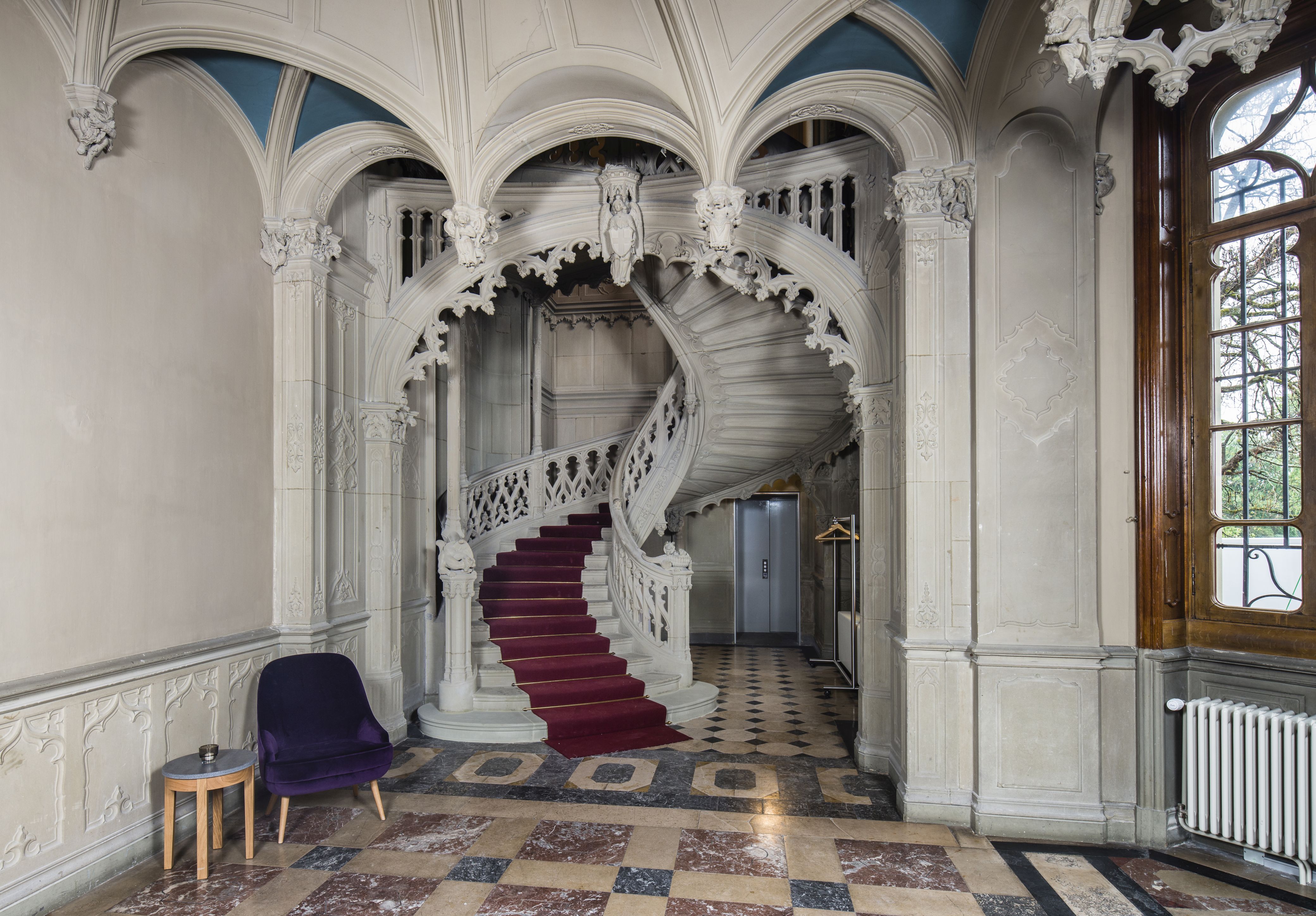 Urlaub am See: Eingangshalle - Schloss Schadau Hotel - Restaurant