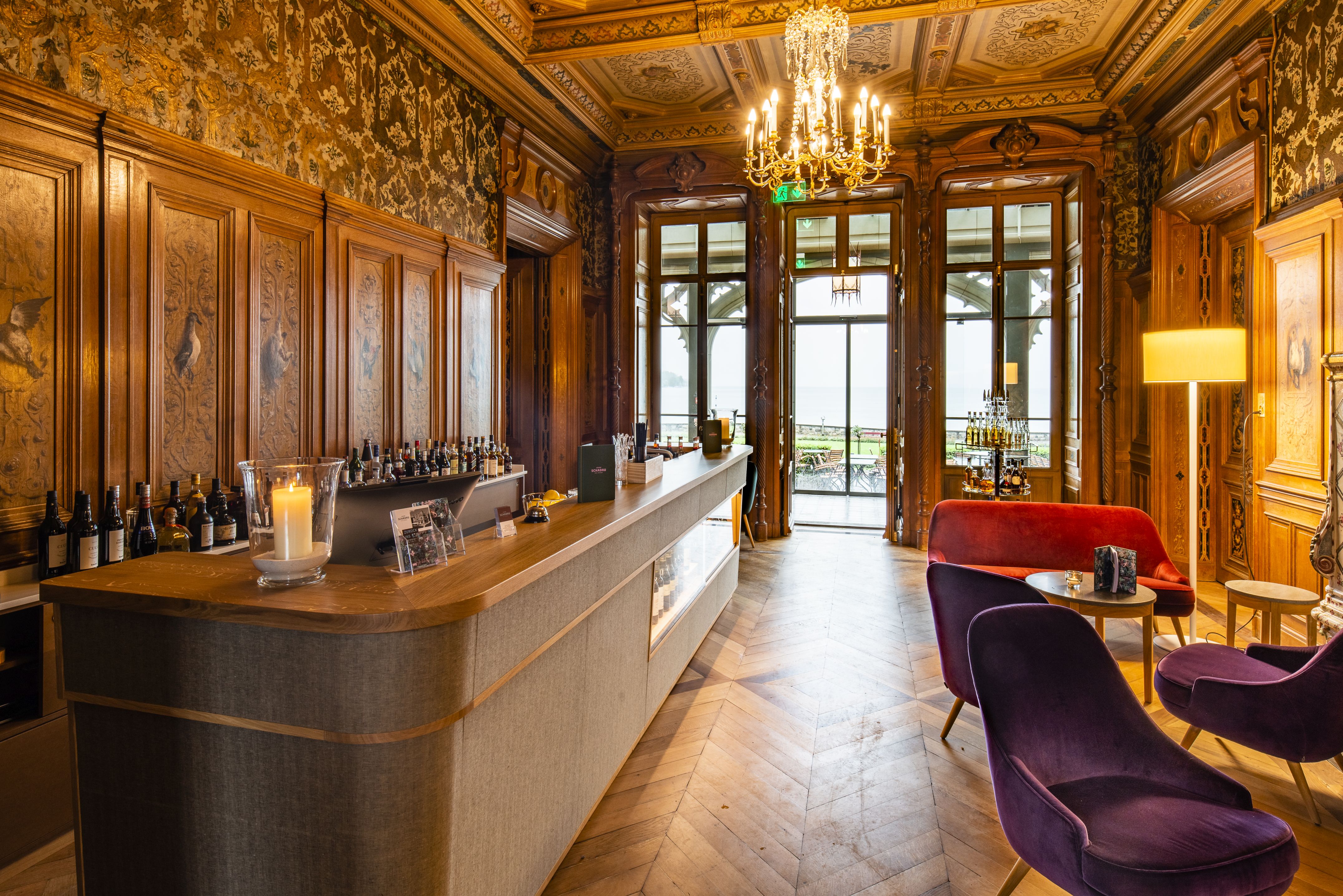 Urlaub am See: Empfang und Bar - Schloss Schadau Hotel - Restaurant