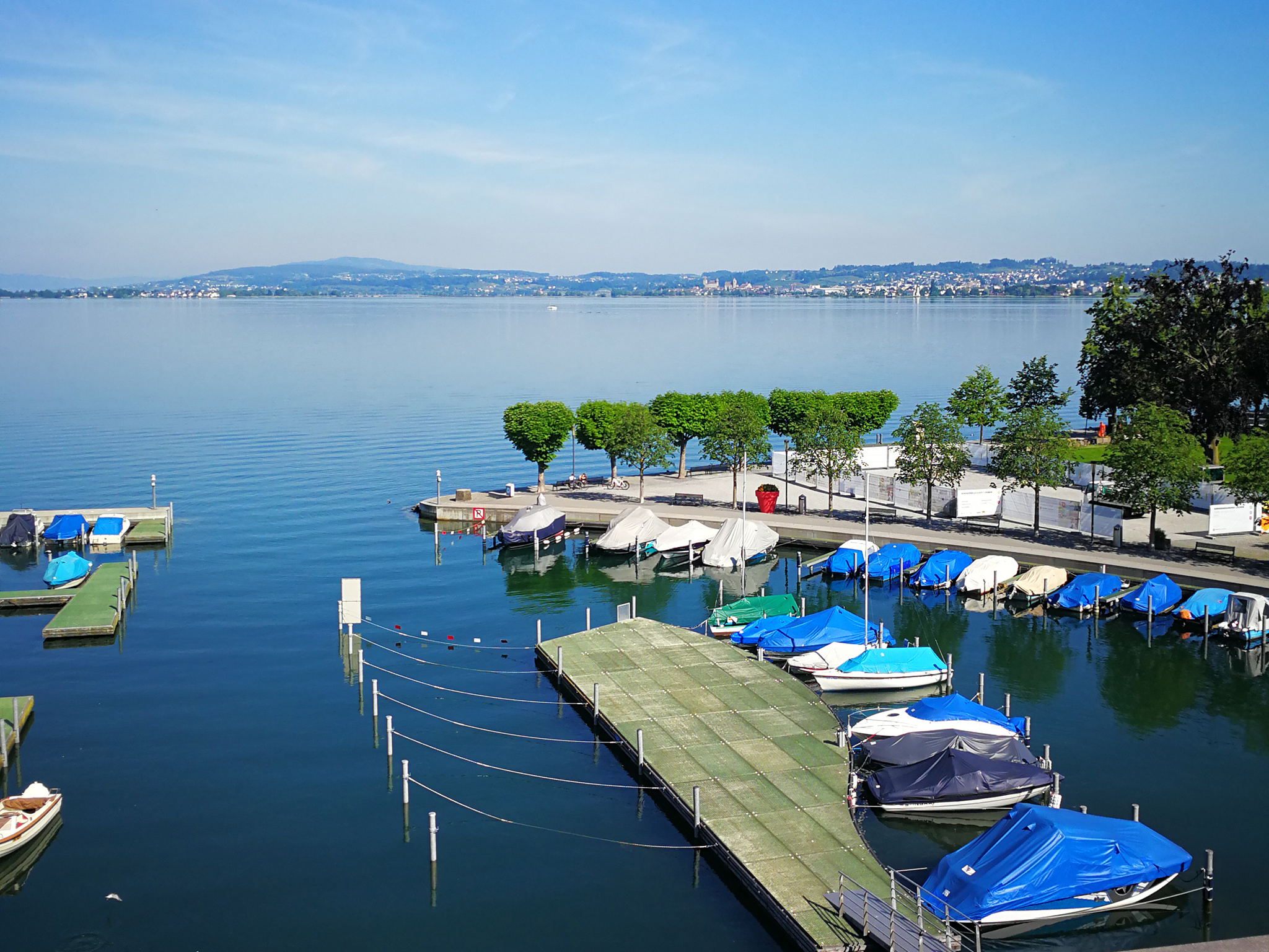 Hotels am See - Aussicht auf den Lachner Hafen, Zürichsee - Hotel Marina Lachen