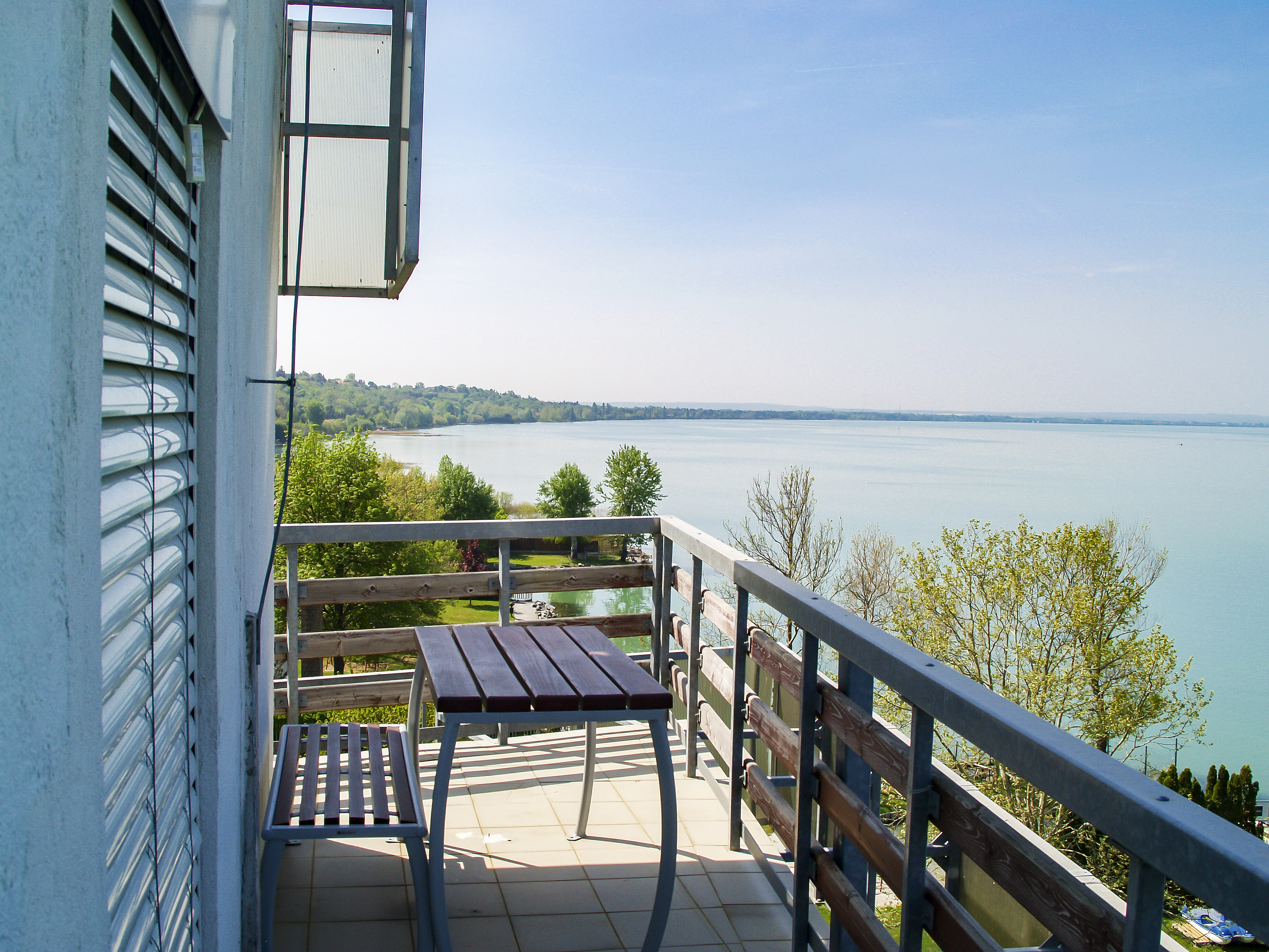 Urlaub am See: Világos Hotel Balatonvilágos