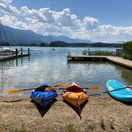 Urlaub am See: Kajaks und Stand-up-Paddle Board Verleih direkt am Hotel - Erwachsenenhotel "das Moser - Hotel am See"