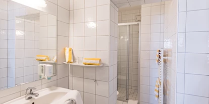 Hotels am See - Verpflegung: Frühstück - Bad Doppelzimmer Balkon und Seeblick - Erwachsenenhotel "das Moser - Hotel am See"