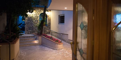 Hotels am See - Verpflegung: Frühstück - Eingang - Hotel Venezia