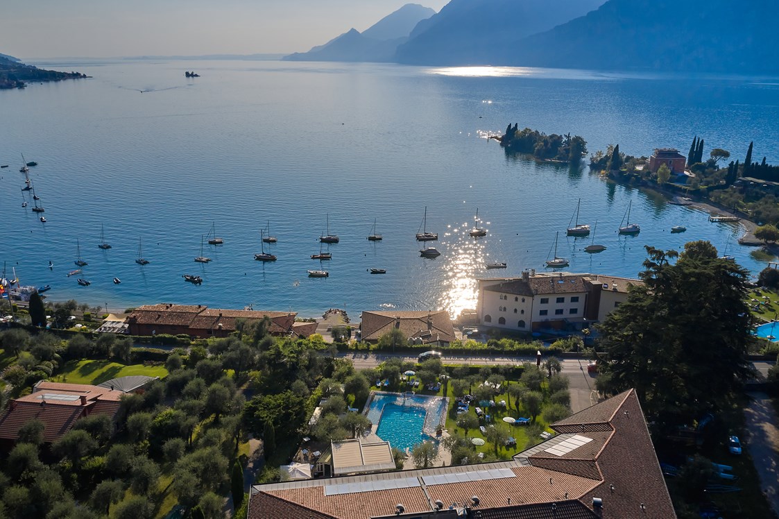 Urlaub am See: Blick auf den Gardasee - Hotel Baia Verde