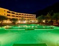 Urlaub am See: Baia Verde by night - Hotel Baia Verde