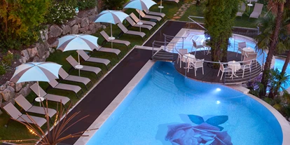Hotels am See - Verpflegung: Frühstück - 37 / 5000
Risultati della traduzione
Schwimmbad mit beheiztem Whirlpool. - Belfiore Park Hotel