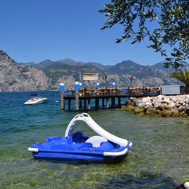 Urlaub am See: Kostenlose Vermietung von Tretbooten.  - Belfiore Park Hotel