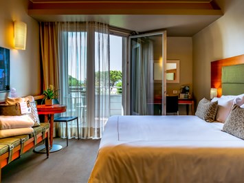 Hotel Corte Valier Zimmerkategorien Confort Zimmer mit Seeblick