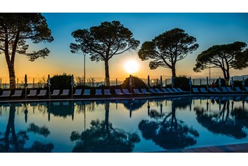 Urlaub am See: Sonneuntergangs - Hotel Corte Valier