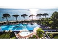 Urlaub am See: Seeblick und Poolpark - Hotel Corte Valier